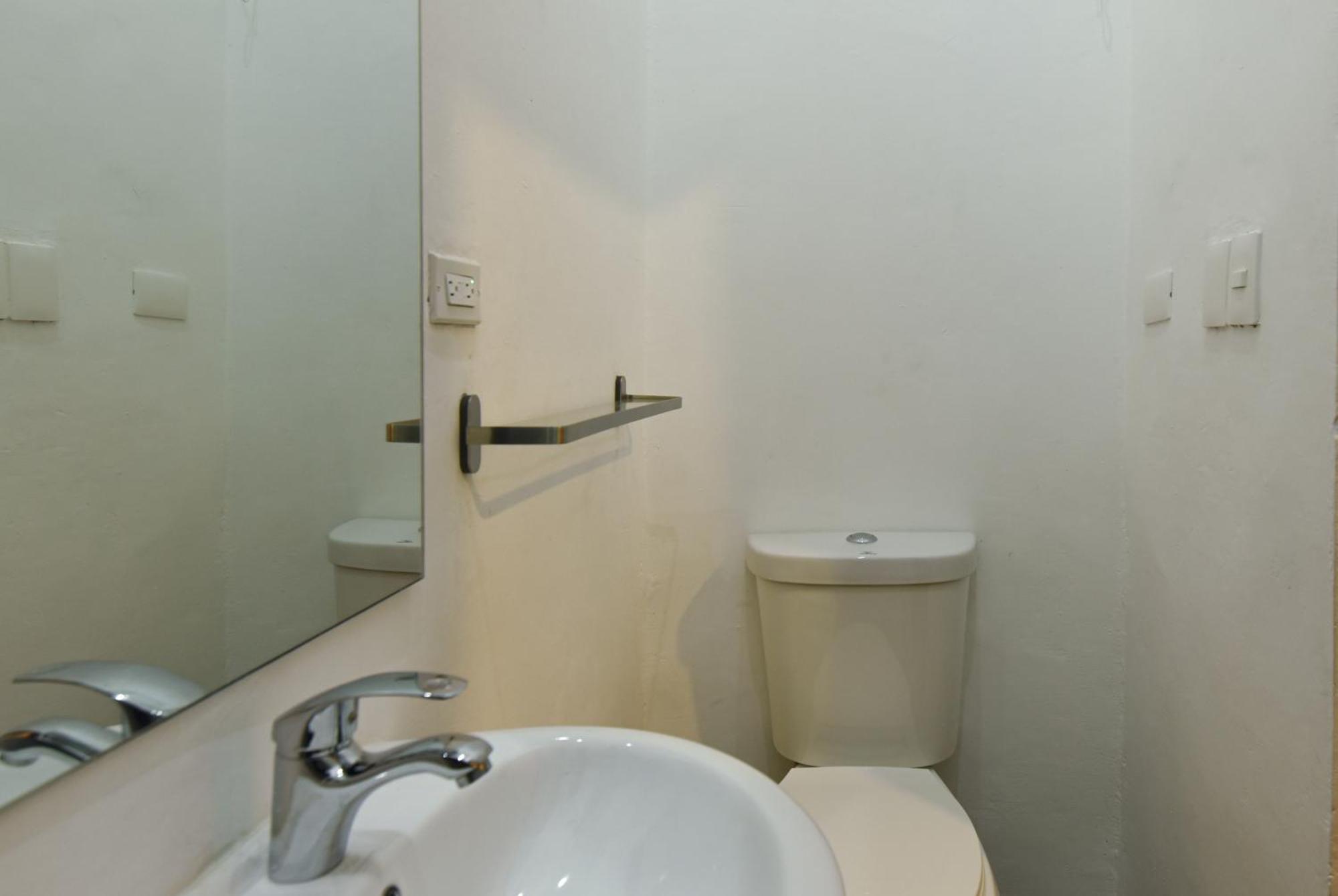 Ph 19 Guesthouse Hotel In Gazcue Santo Domingo Quarto foto